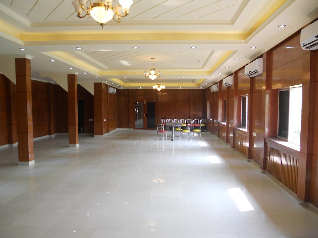 Prayag Aristro Club 호텔 콜카타 외부 사진